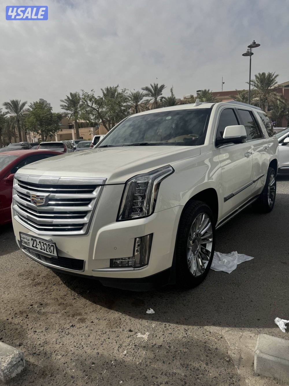 للبيع كاديلاك اسكاليد 2015 بلاتينيو اعلى فئه9