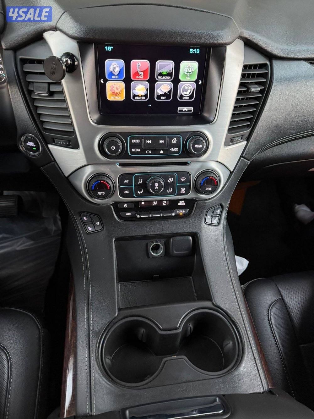 للبيع يوكن SLT موديل 20178