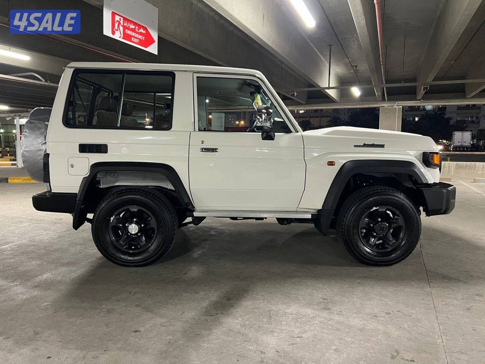 تويوتا لاند كروزر ربع موديل 2025 اصفار3