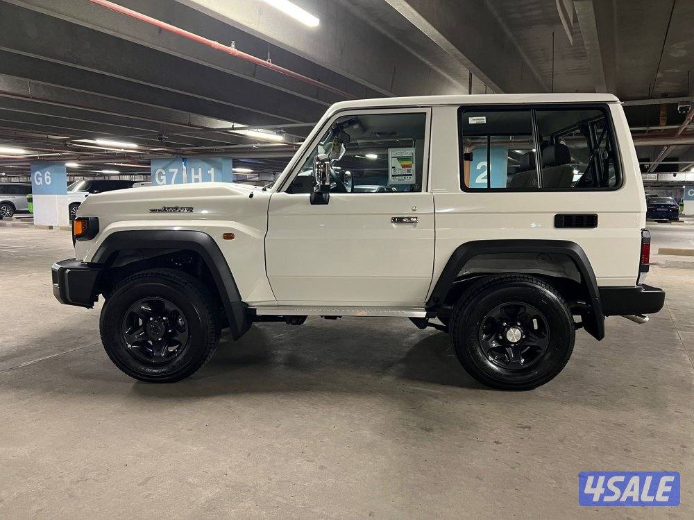 تويوتا لاند كروزر ربع موديل 2025 اصفار8