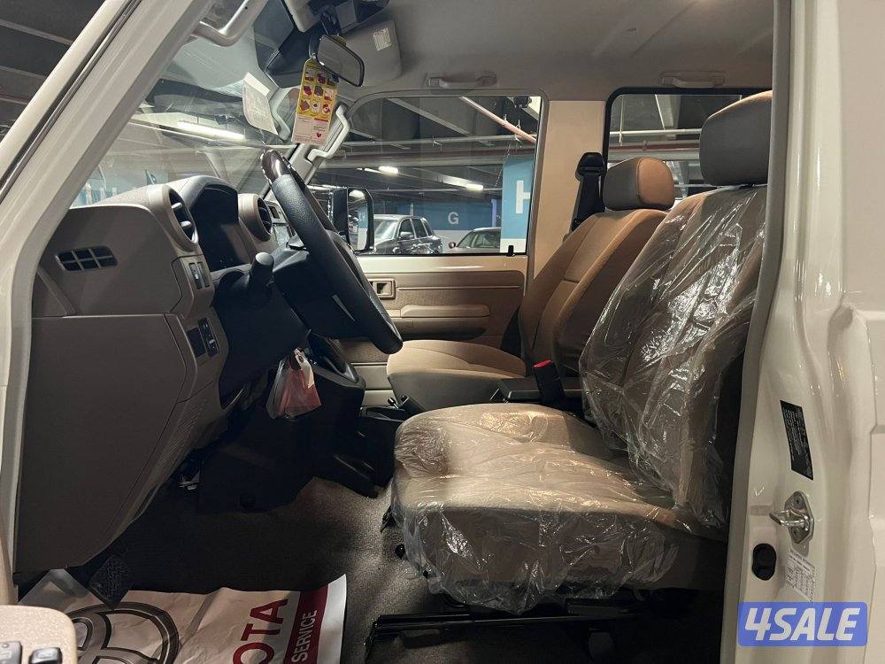 تويوتا لاند كروزر ربع موديل 2025 اصفار11