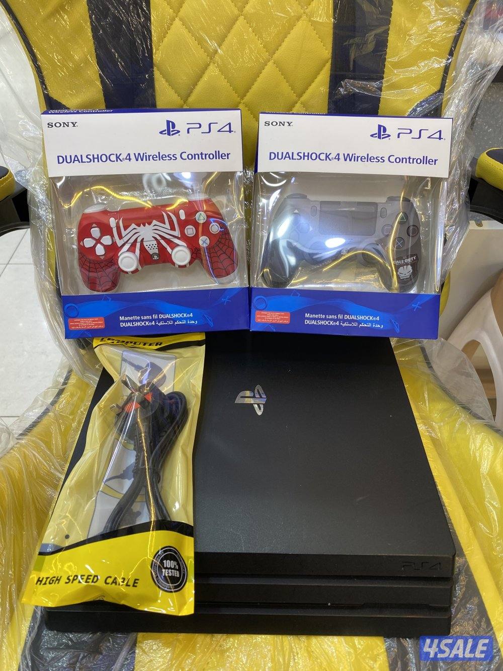 سوني4 مع يدتين و جميع ملحقاته مهكر عدد الألعاب  109 تواصل وتساب1