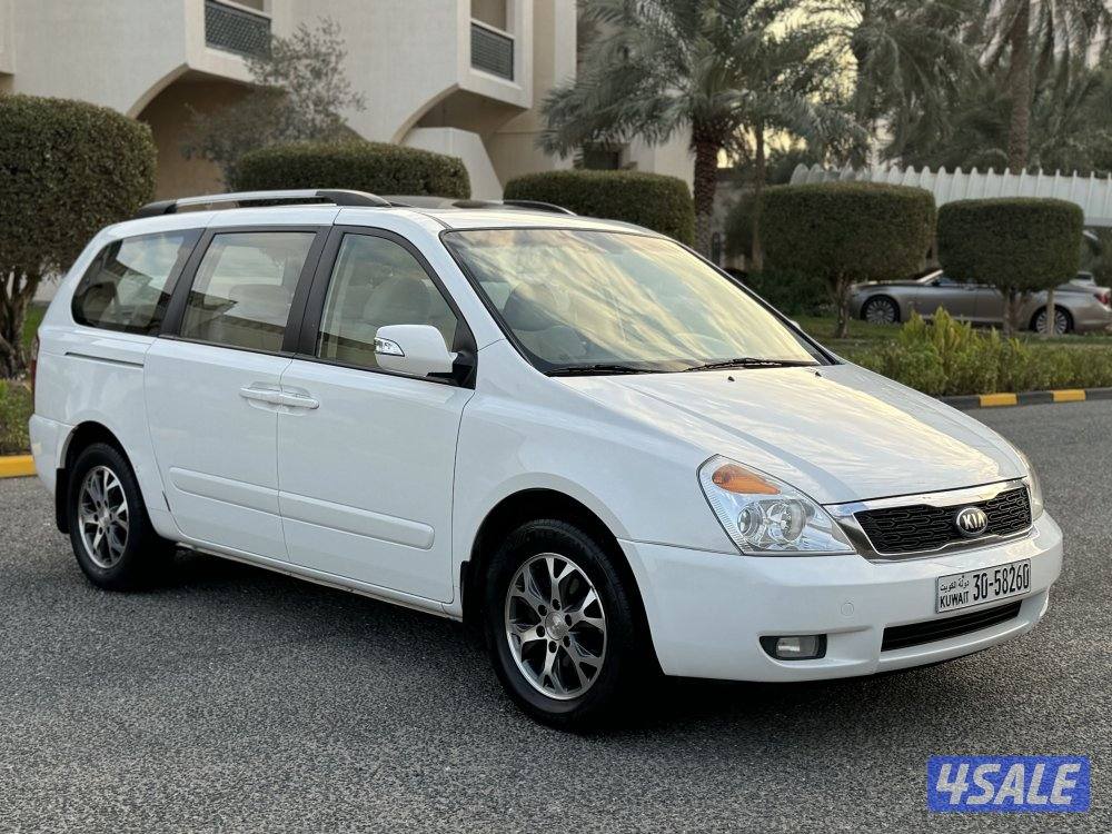 كيا كرنفال موديل 2015 كامل المواصفات بحاله ممتازه1