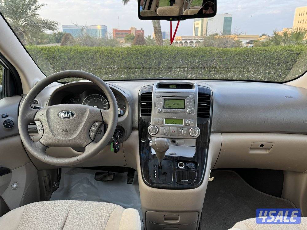 كيا كرنفال موديل 2015 كامل المواصفات بحاله ممتازه10