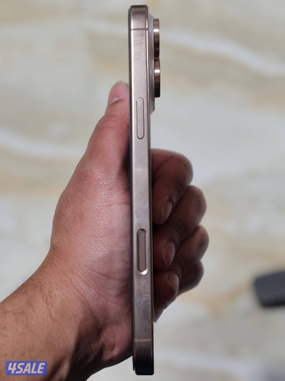 I phone 16 pro max, 256gb, used like new, 100% Battery4