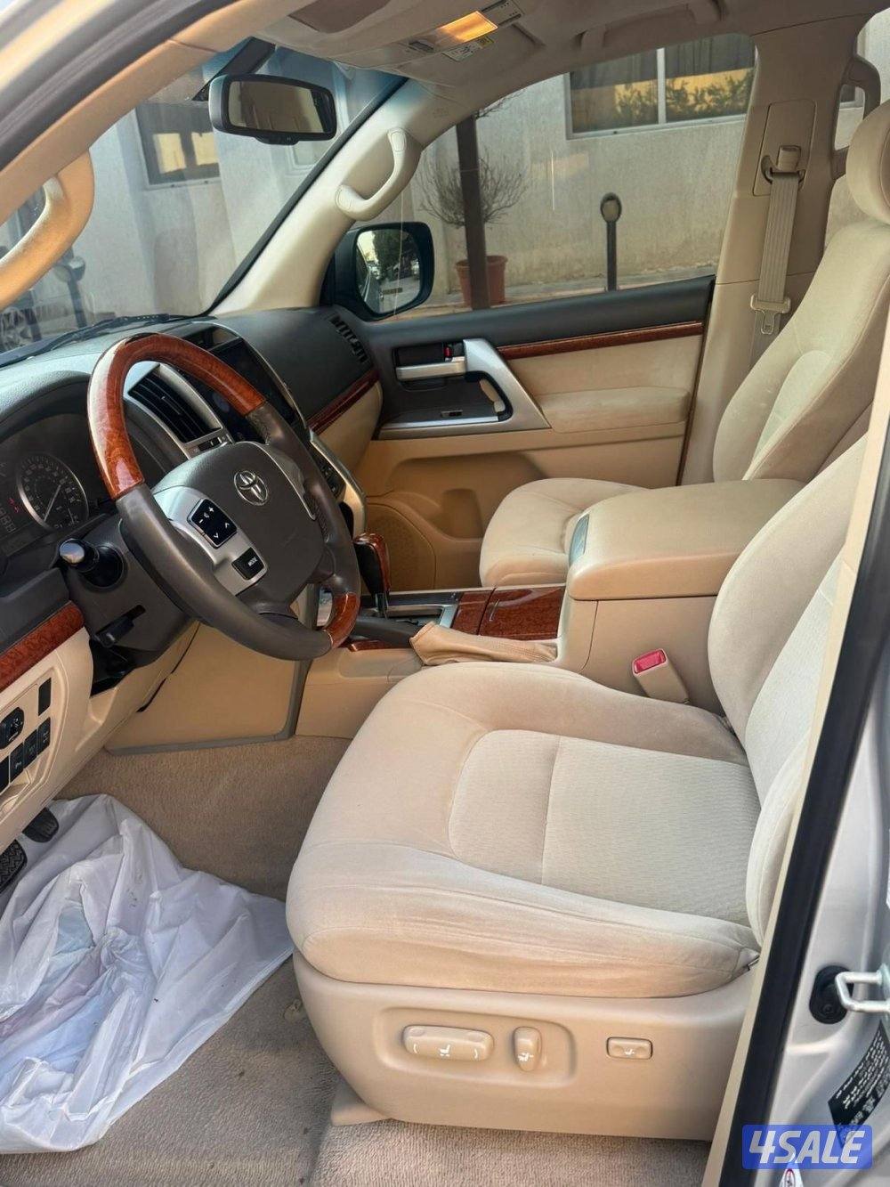 للبيع لاند كروزر صبغ الوكالة بالكامل شرط الفحص2