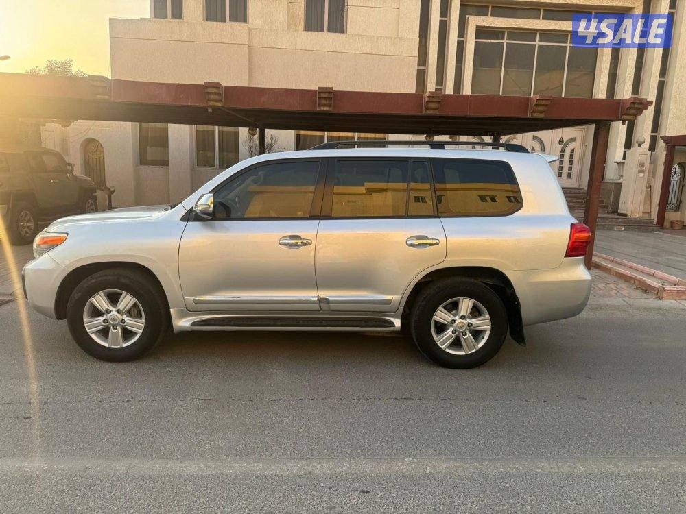 للبيع لاند كروزر صبغ الوكالة بالكامل شرط الفحص5