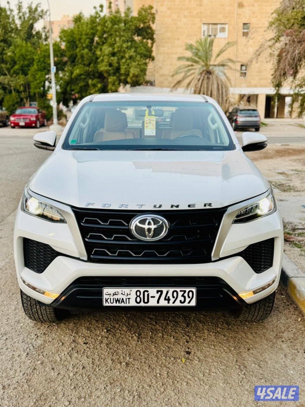 Toyota fortuner 2024 model  4 cylinder  full orginal paint.28000kms0