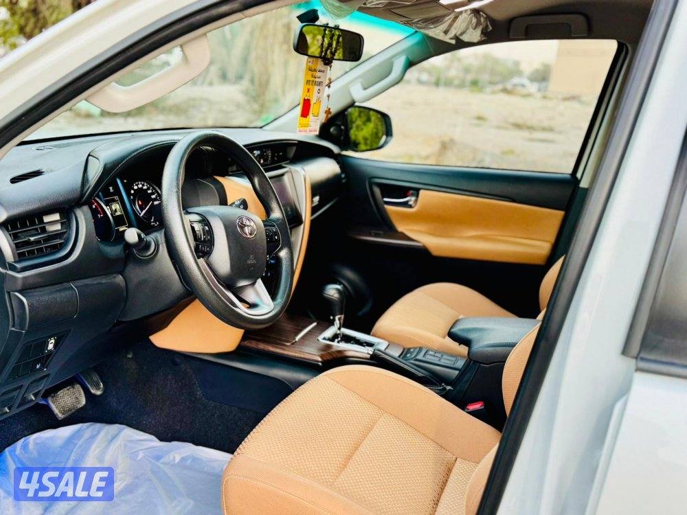 Toyota fortuner 2024 model  4 cylinder  full orginal paint.28000kms8