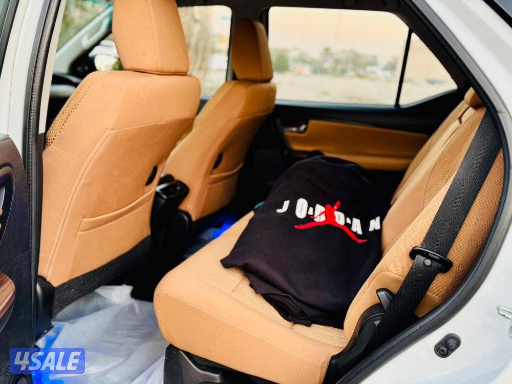 Toyota fortuner 2024 model  4 cylinder  full orginal paint.28000kms9