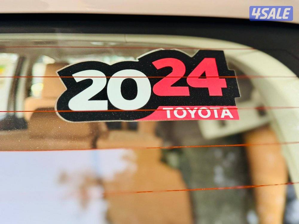 Toyota fortuner 2024 model  4 cylinder  full orginal paint.28000kms10