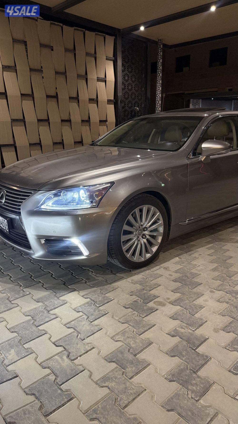 للبيع لكزس 460 (شورت ) شرط الفحص قير مكينه شاصي بدي ثلاث قطع ماشي 2355