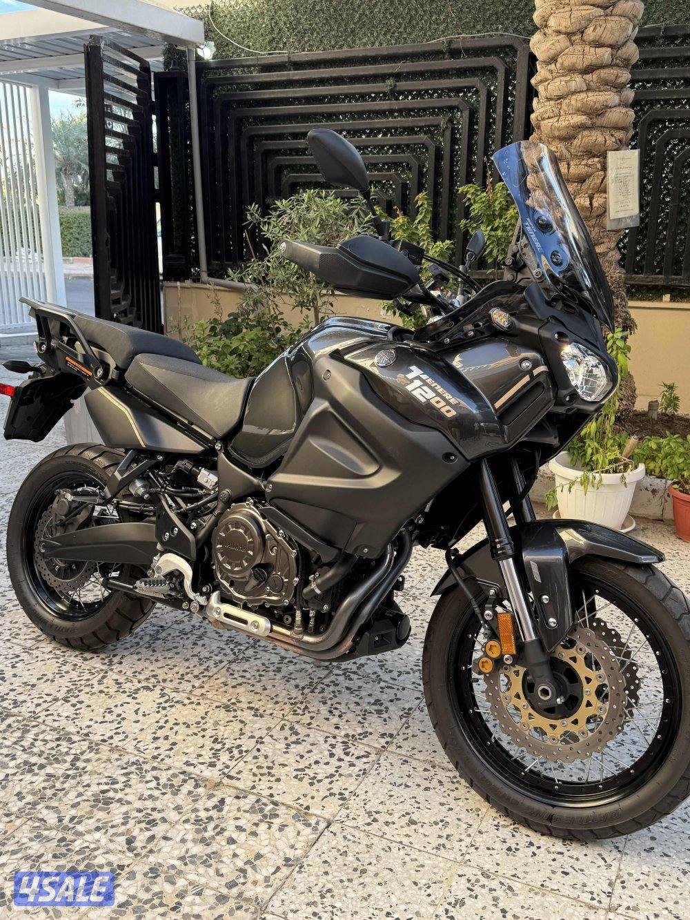 للبيع سيكل ياماها  سوبر تينيري ١٢٠٠ موديل ٢٠٢٣ جديد لم يستخدم مخزن0