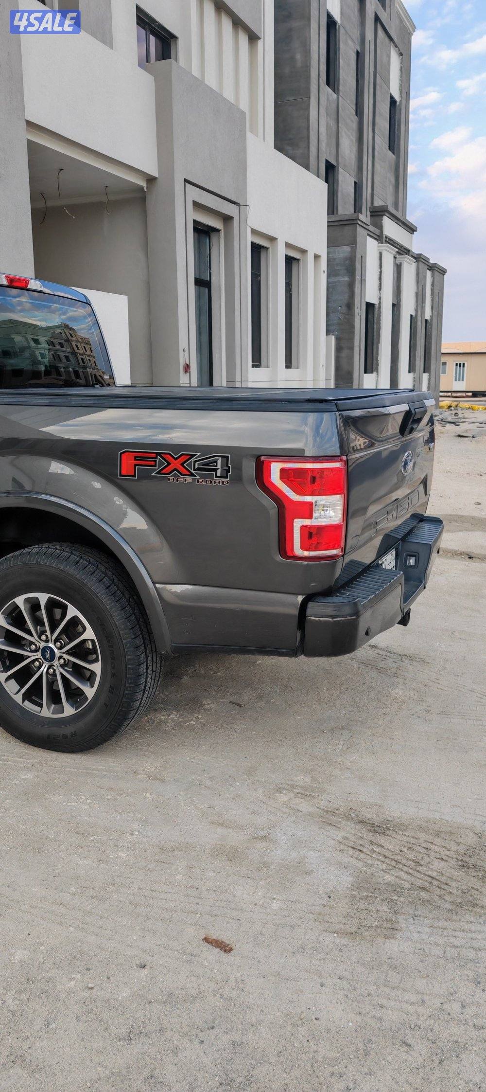 للبيع وانيت فورد fx4 موديل 20193