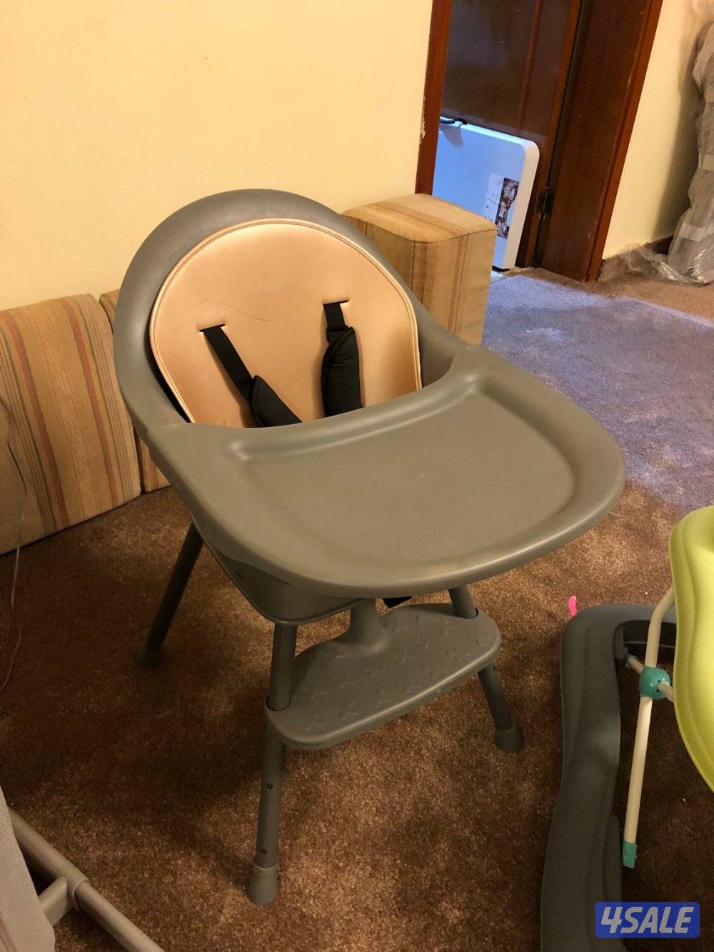 للبيع مجموعه اسره اطفال وكراسى4