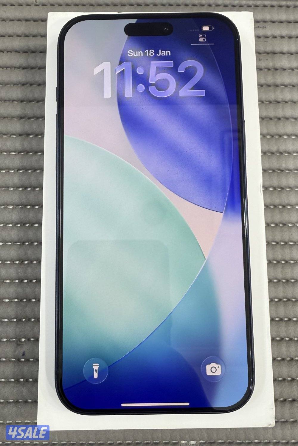 iPhone 17 Pro Max 512GB Blue Used.5