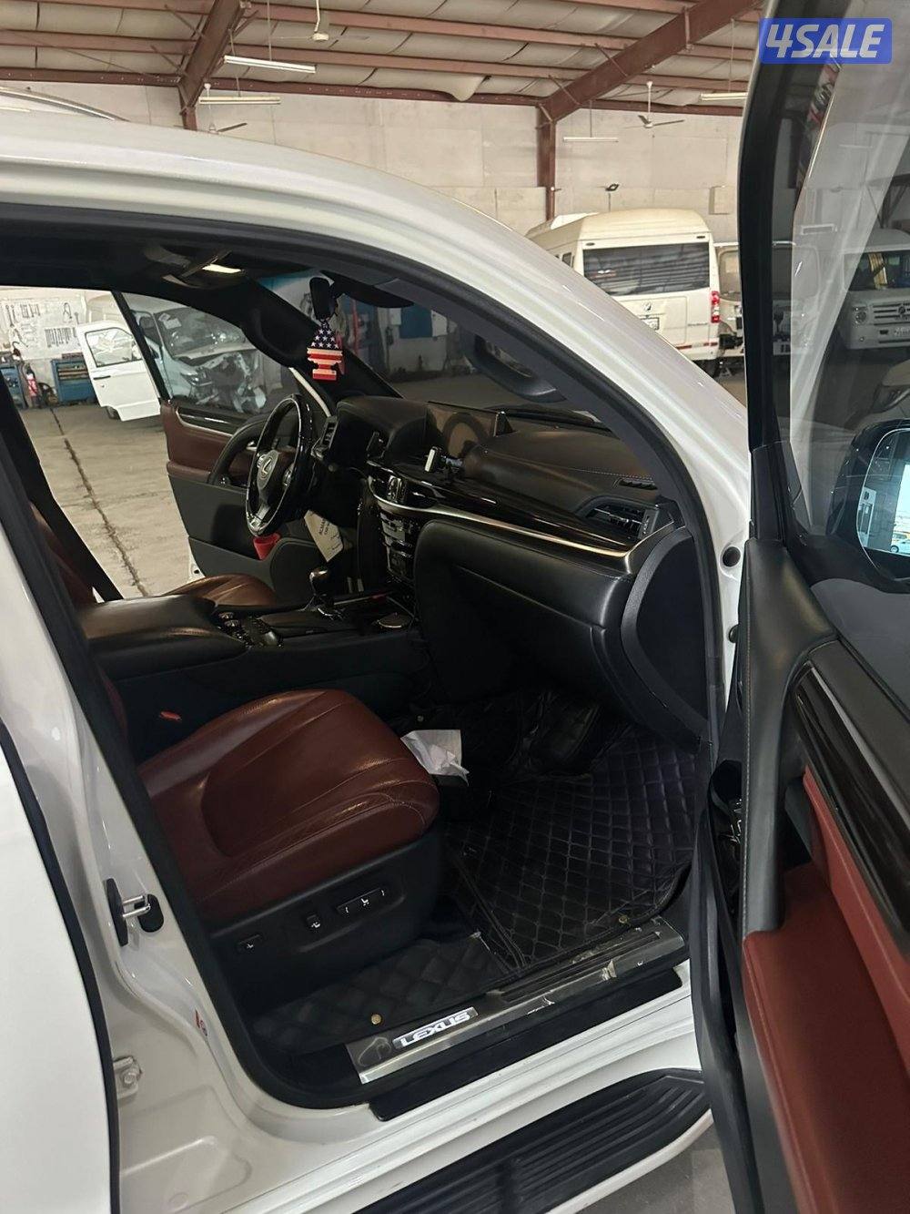 للبيع جيب لكزس 20174