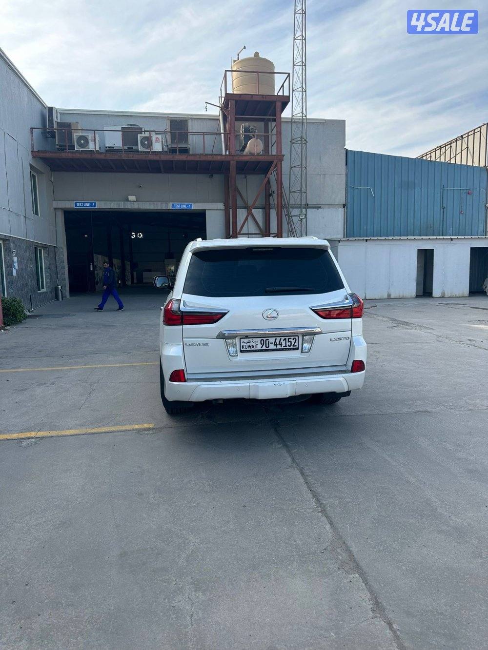 للبيع جيب لكزس 20175