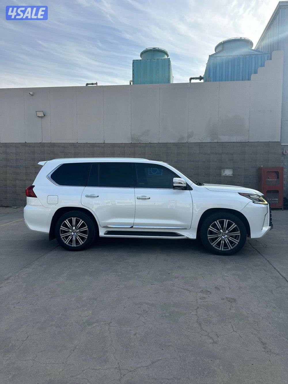 للبيع جيب لكزس 20178