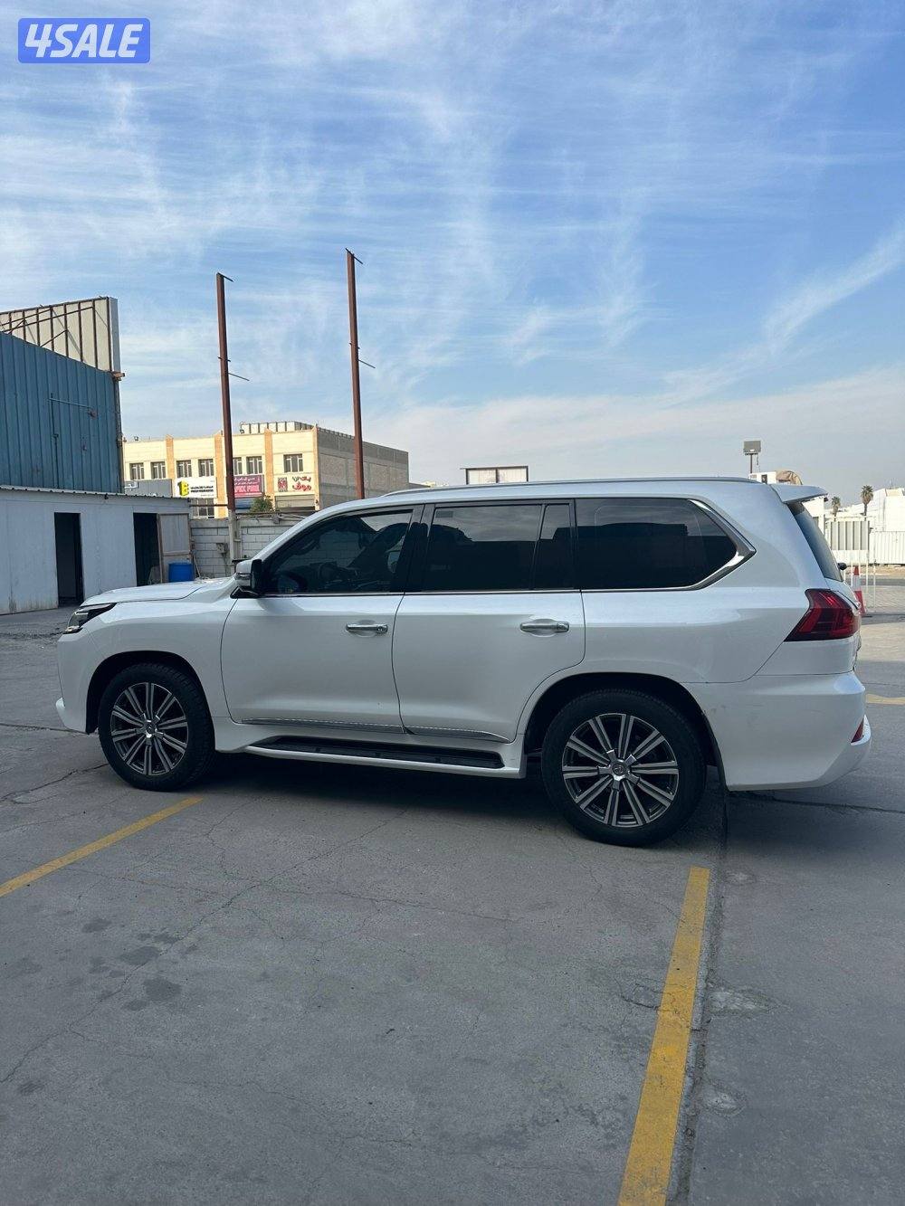 للبيع جيب لكزس 201710