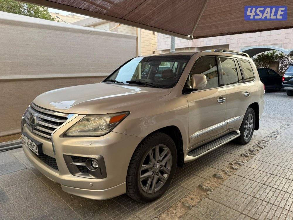Lexus-LX570s1