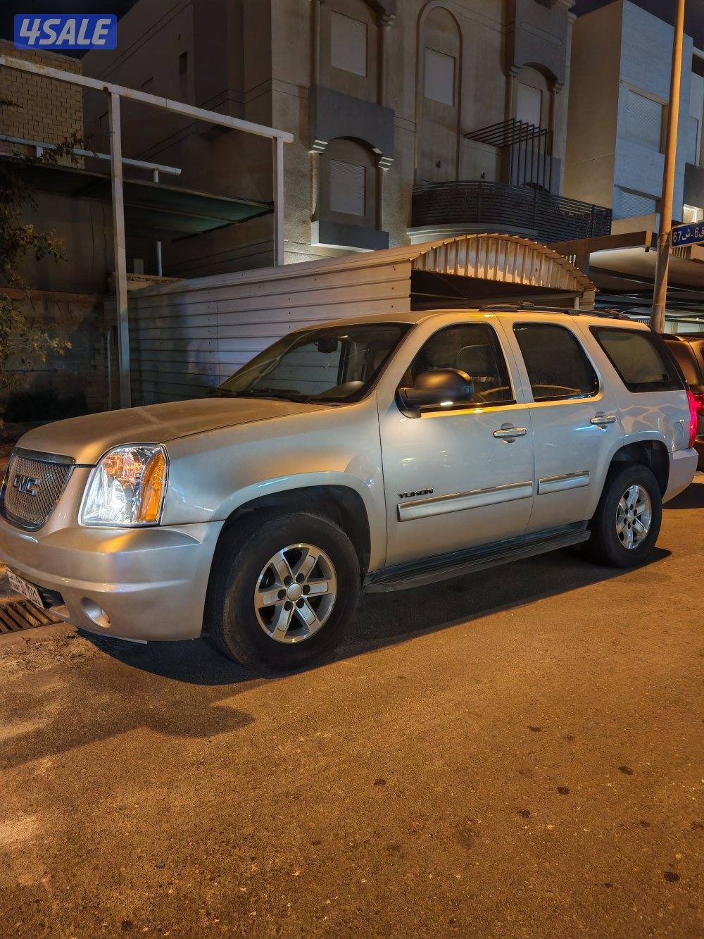 يوكن موديل 2010 ماشي 300 الف0