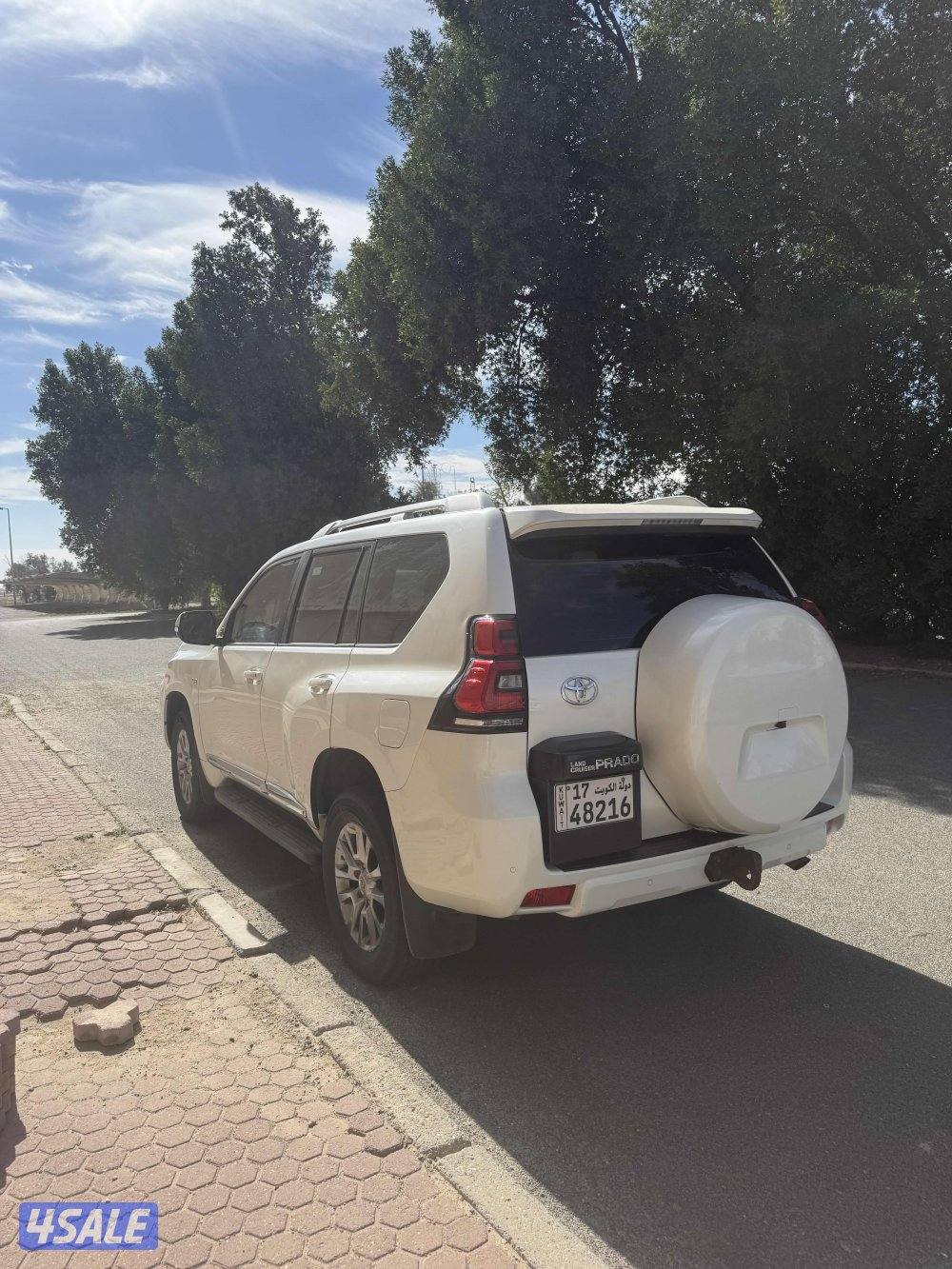 للبيع برادو صبغ الوكالة كامل المواصفات بحالة ممتازة ماشي 1652