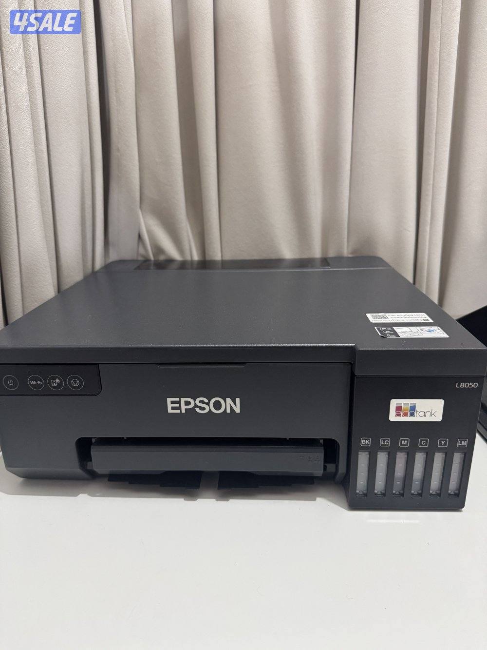طابعة Epson l8050 + ١٤ دسته اوراق قلوسي جهه وحده خمسين ورقة0