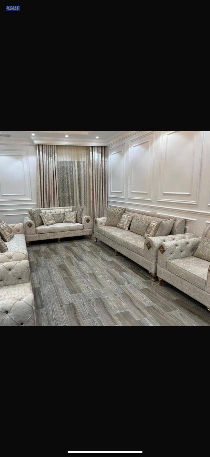 للبيع طقم جلوس تسع قطع نظيف يصلح لصالة كبيرة تغريبا تسعه عشر متر2