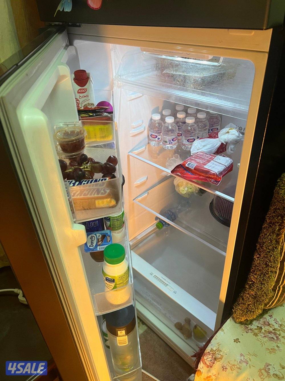ثلاجه ١٤.٥ قدم ٤١٠ ليتر كالجديده مازالت داخل الضمان2