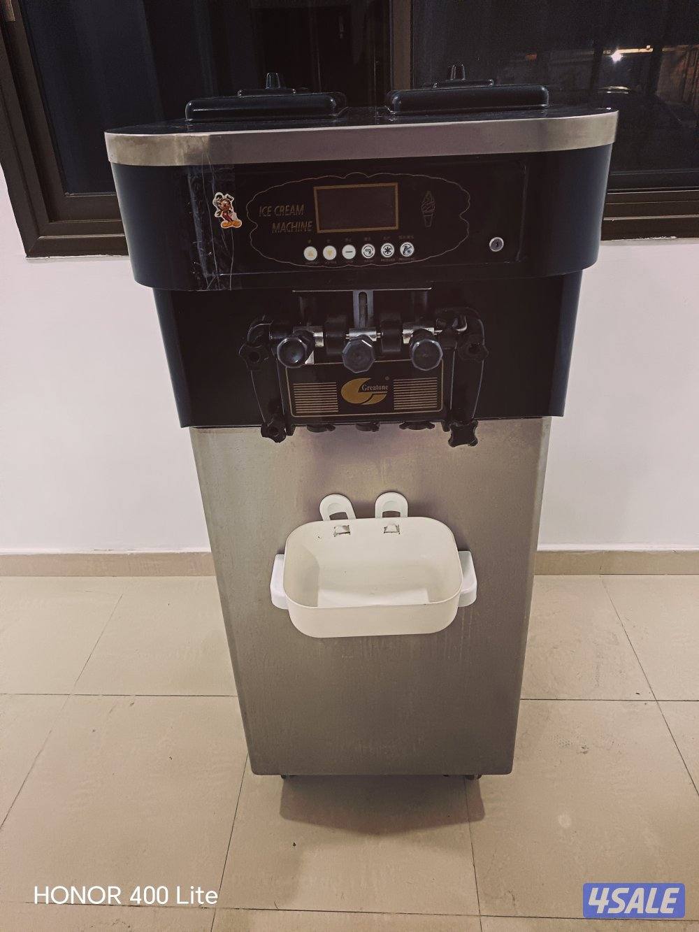 مكينه ايس كريم للبيع بحاله جيدا0