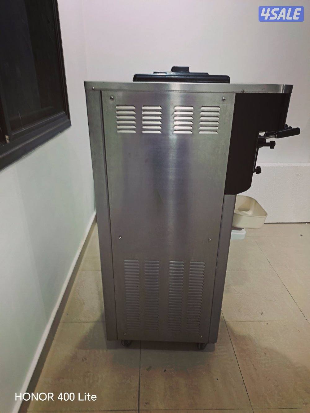 مكينه ايس كريم للبيع بحاله جيدا8