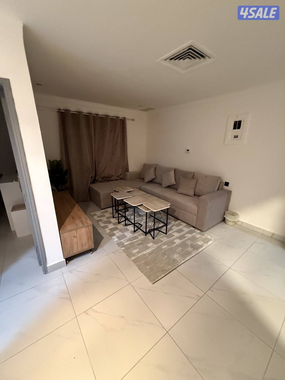 يوجد لدينا شقه خلو الايجار غرفه وصاله ومطبخ وحمام تشطيب سوبر لوكس يوج🚘3