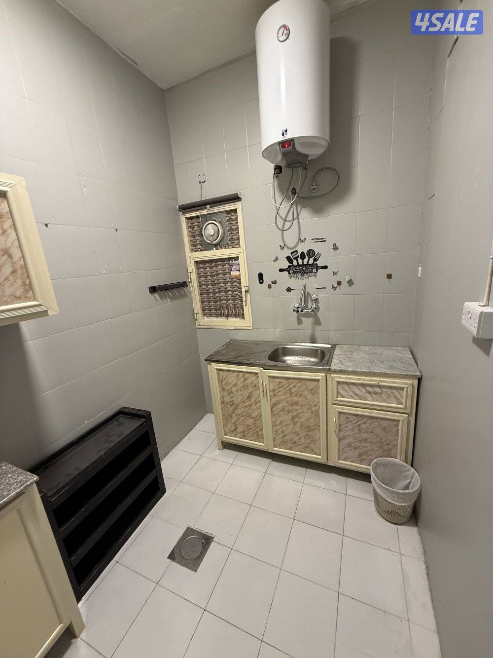 يوجد لدينا شقه خلو الايجار غرفه وصاله ومطبخ وحمام تشطيب سوبر لوكس يوج🚘8