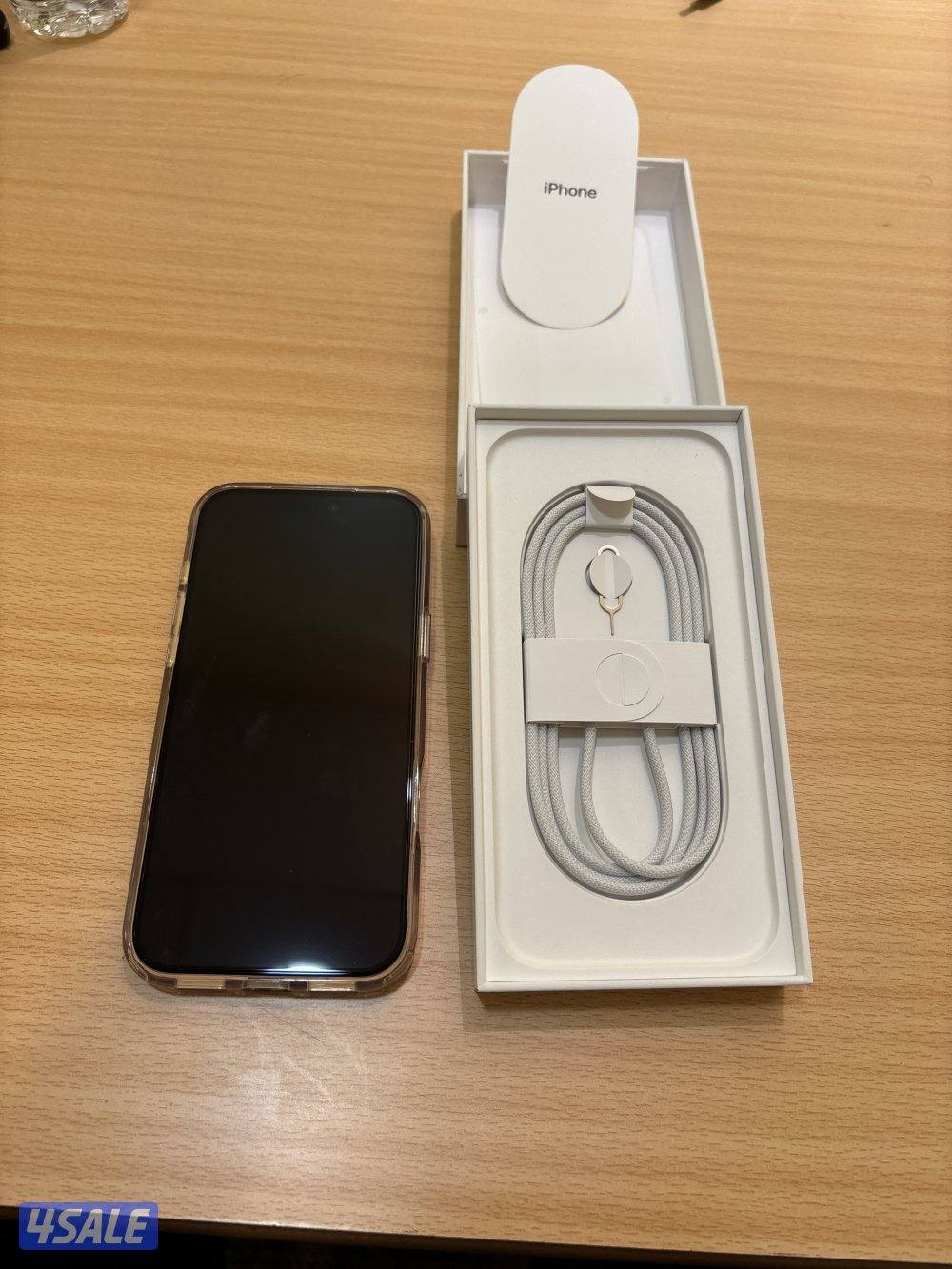 ايفون ١٧ برو ماكس -استخدام أسبوعين- ١٣ دورة شحن + كفر + حماية للشاشة و4