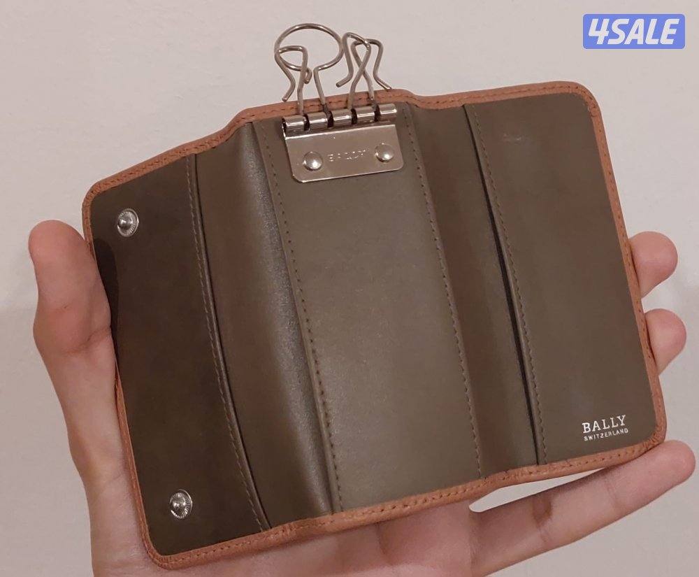 للبيع بوك Bally جديد1