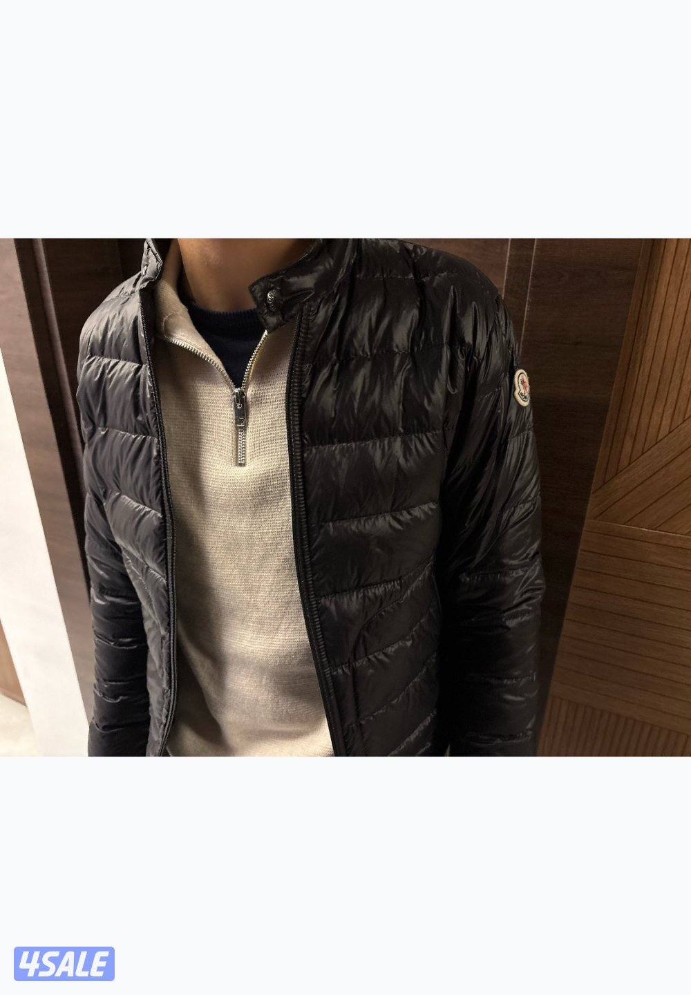 جاكيت مونكلير سعره ٤٠٠ بل سوق شريته لبسته مرا ببيعه ب ٢٠٠ اصلي0