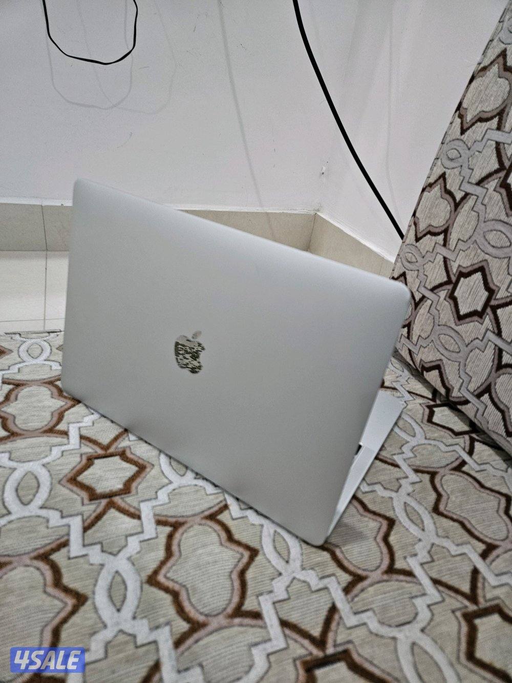 للبيعMacBook Pro (13- inch, 201715