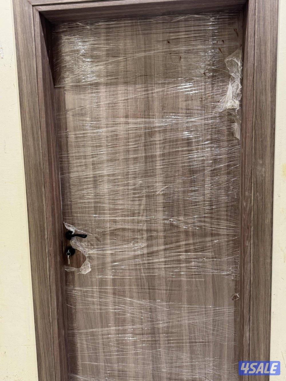 ابواب جديده للمنزل لن تستخدم وكفاله عليها من الشركه 10 سنوات0