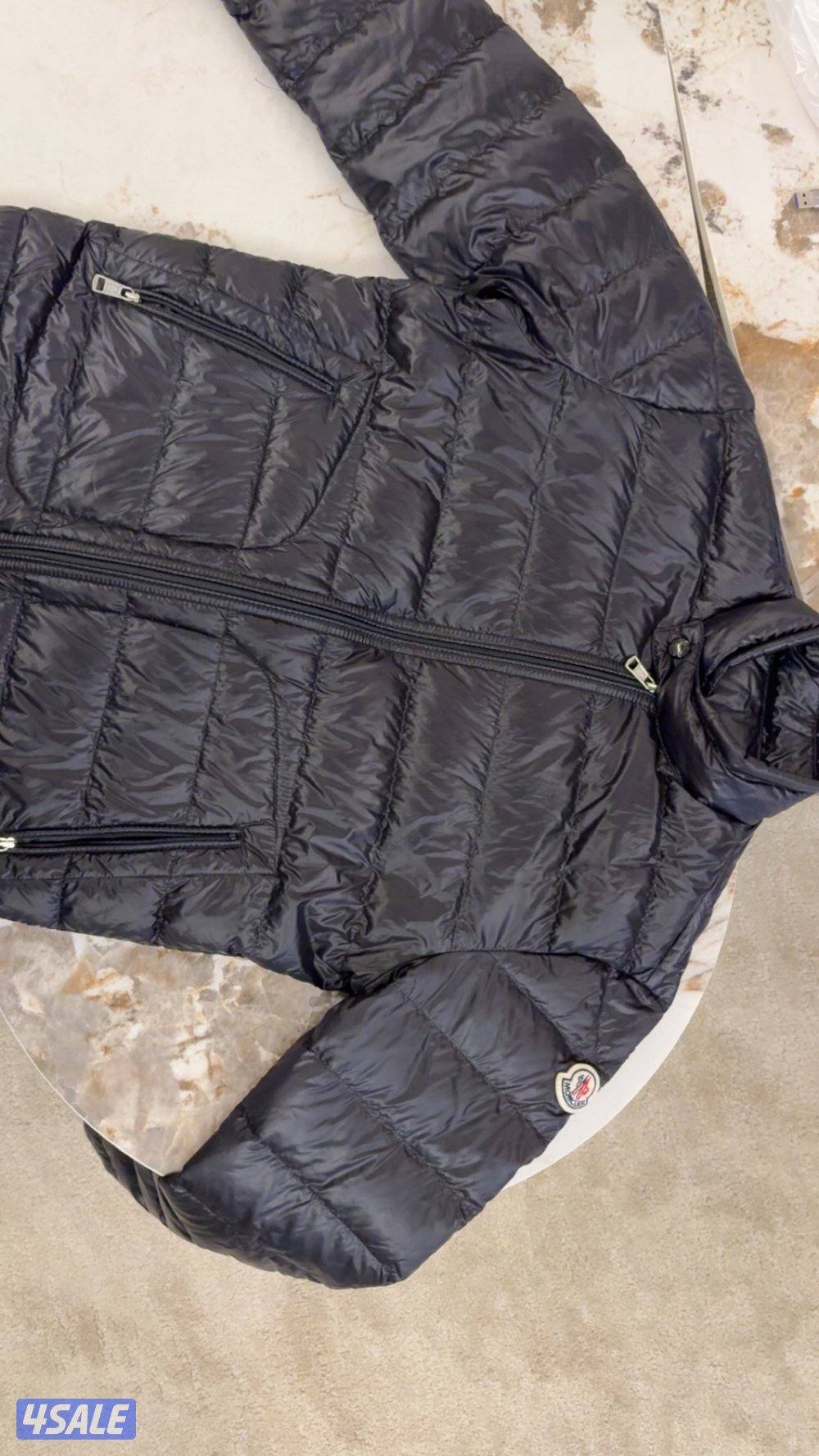 جاكيت مونكلير سعره ٤٠٠ بل سوق شريته لبسته مرا ببيعه ب ٢٠٠ اصلي6