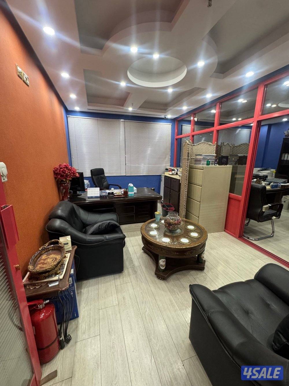 البيع مكتب مؤثث ديكور فاخر في مجمع سلمان الدبوس التجاري الدور الاول2