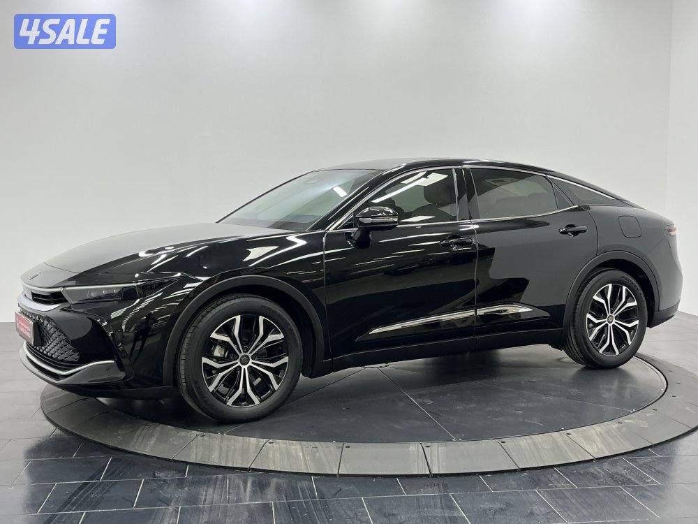 TOYOTA CROWN HYBRID0