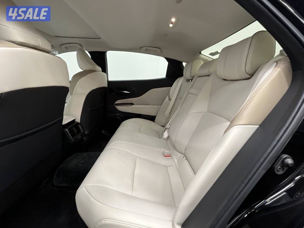 TOYOTA CROWN HYBRID3