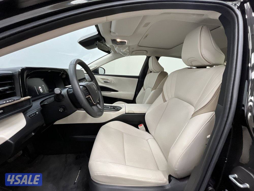 TOYOTA CROWN HYBRID4