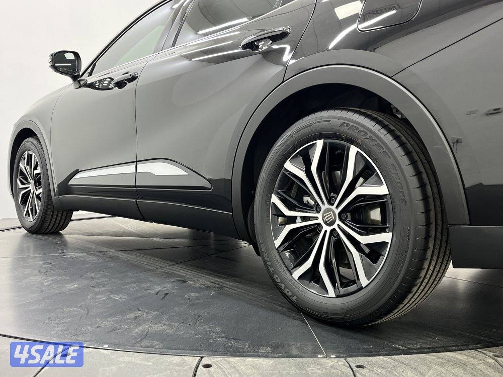 TOYOTA CROWN HYBRID9