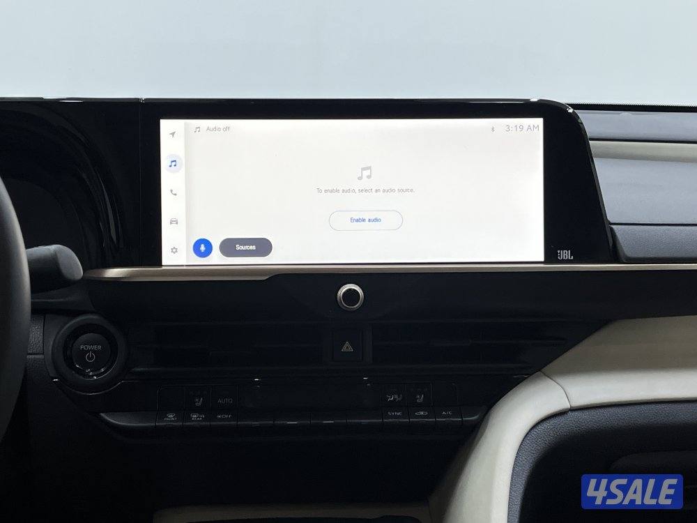 TOYOTA CROWN HYBRID13