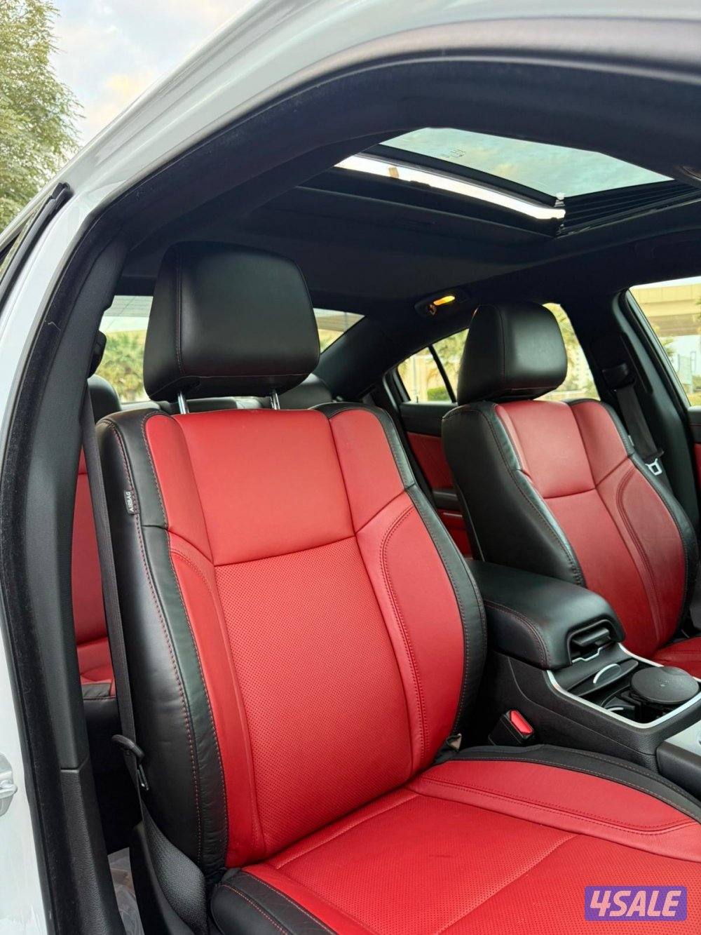 شارجر GT موديل 2022 بحاله الوكالة 6 سلندر اعلى درجه عداد 60 الف فقط13