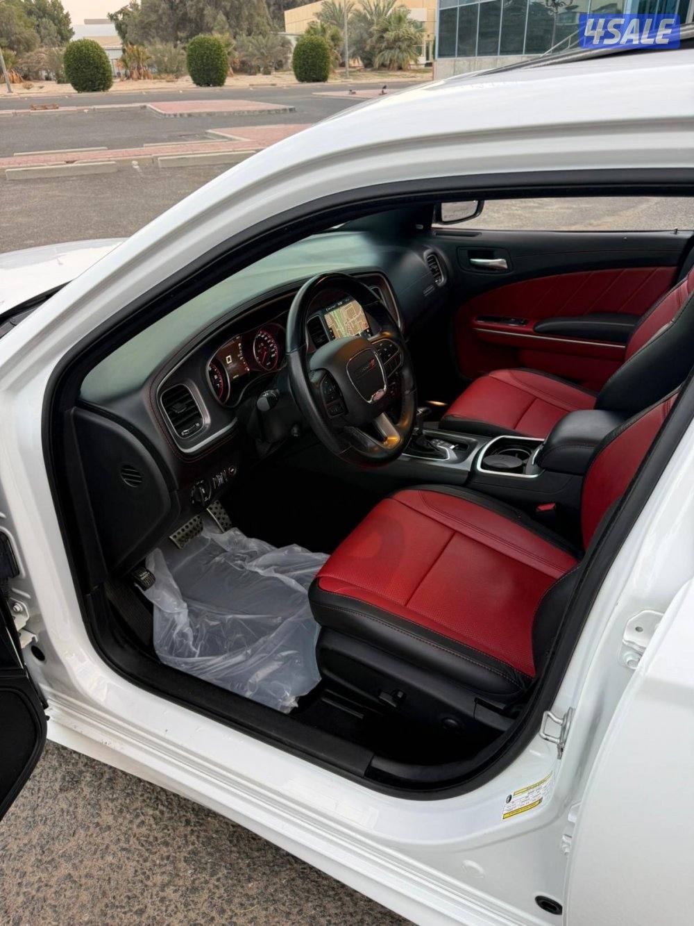 شارجر GT موديل 2022 بحاله الوكالة 6 سلندر اعلى درجه عداد 60 الف فقط12