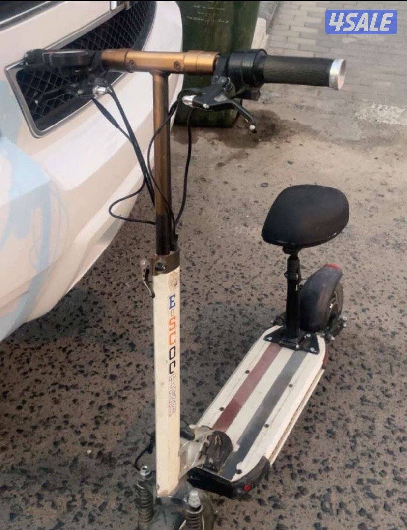 سكوتر كهربائي مايجي الا الصامل التاير يبيلك تغيره الي ورا خربان1
