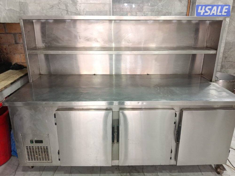 للبيع اغراض مطعم مشويات وفطاير وشورما نظيفه0